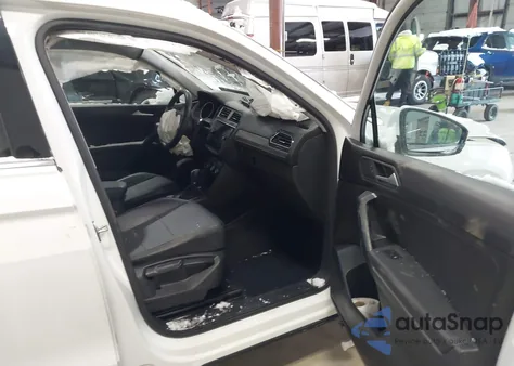 2019 Volkswagen Tiguan 2.0T Se/2.0T Sel/2.0T Sel R-Line/2.0T Sel R-Line Black из США, поврежденный, VIN 3VV2B7AX3KM072125